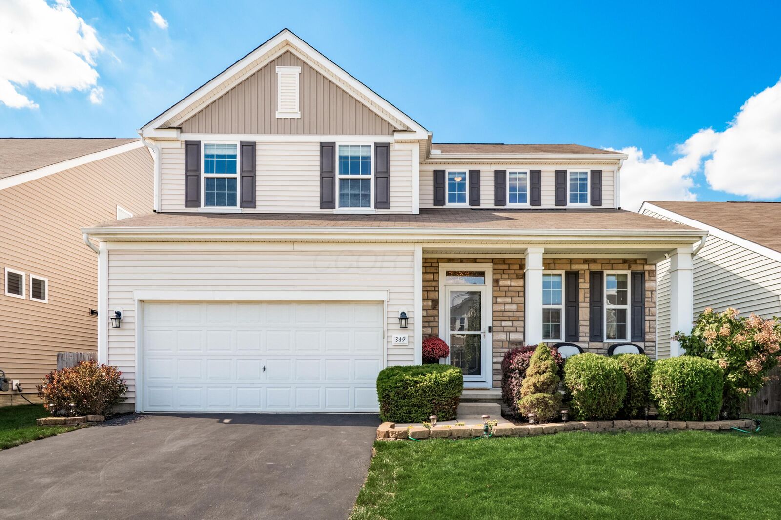 Property Photo:  349 Ravensdale Place  OH 43119 