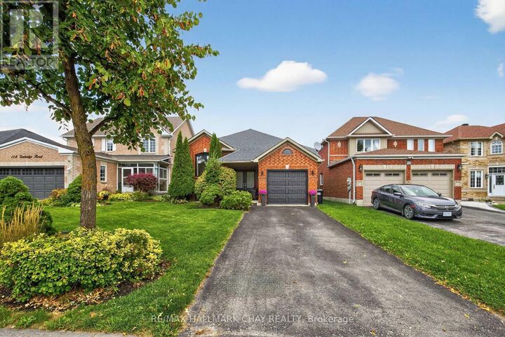 Property Photo: 120 Tunbridge Road ON L4M 6T1