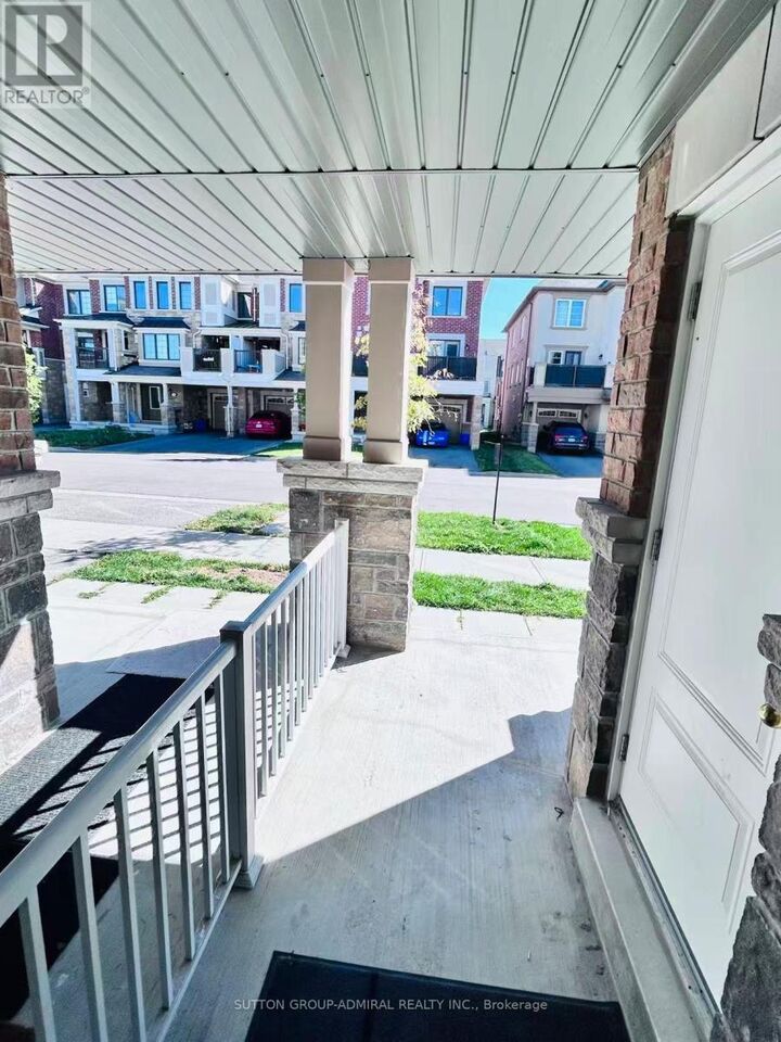 Property Photo:  14 McGrath Avenue  ON L4S 0K5