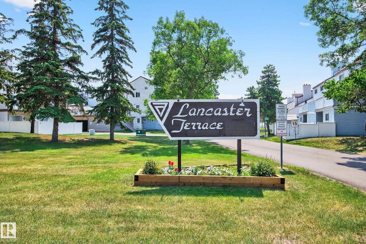 Property Photo:  37 Lancaster Terrace NW  AB T5X 5S3 
