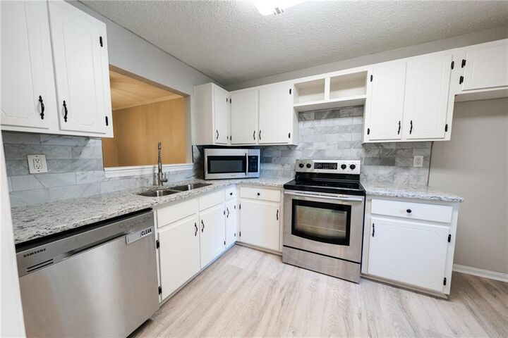 Property Photo: 4089 Stillwater Drive GA 30096