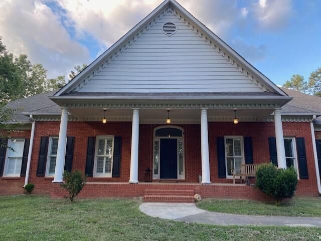 Property Photo:  220 Connesena Road  GA 30145 