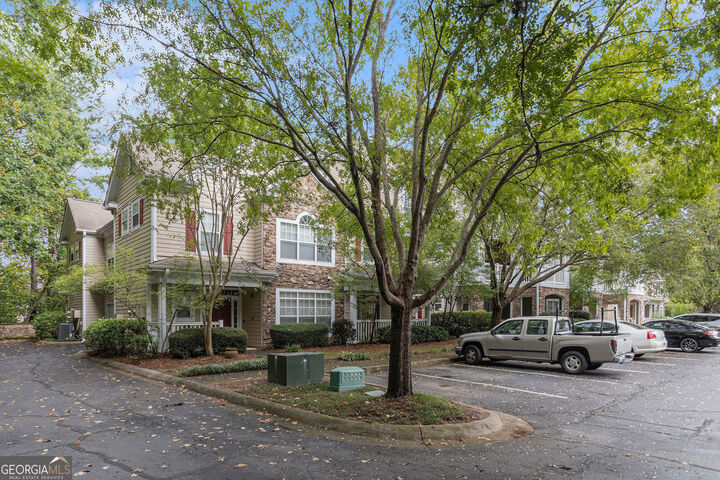 Property Photo: 925 Sandringham Drive GA 30004