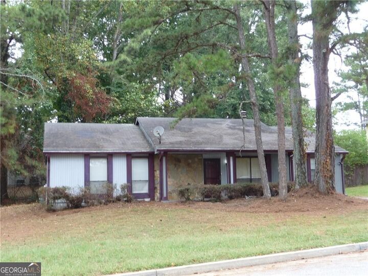 Property Photo: 5472 Forest East Lane GA 30088