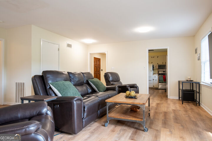 Property Photo: 9233 Garland Drive GA 31406