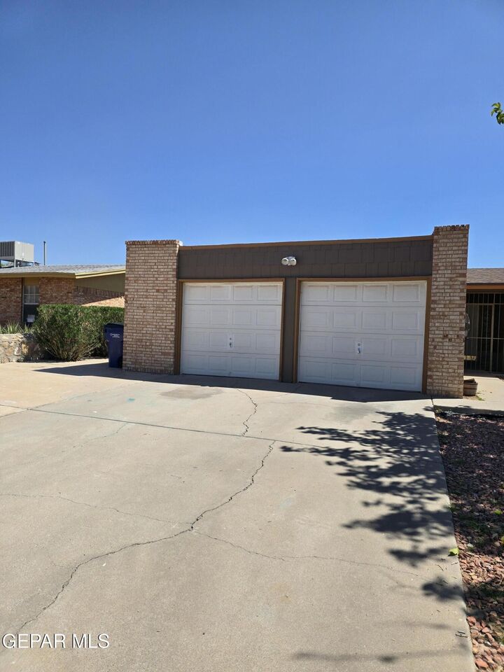 Property Photo:  3404 Dialrock Lane  TX 79935 