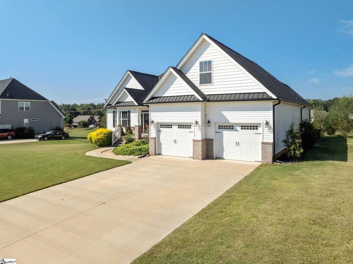 Property Photo:  205 Barnstead Court  SC 29673 