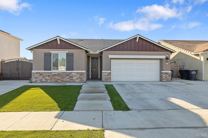 3541 E Laura Court  Visalia CA 93292 photo