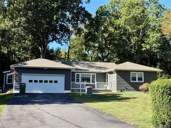 Property Photo:  78 Edgehill Drive  NY 12590 