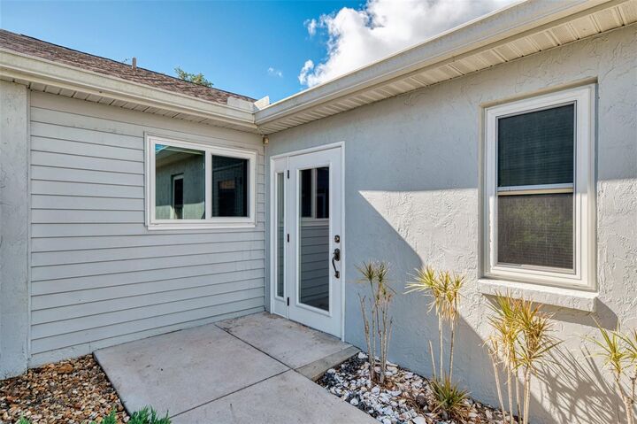 Property Photo:  607 Ironwood Circle 160  FL 34292 