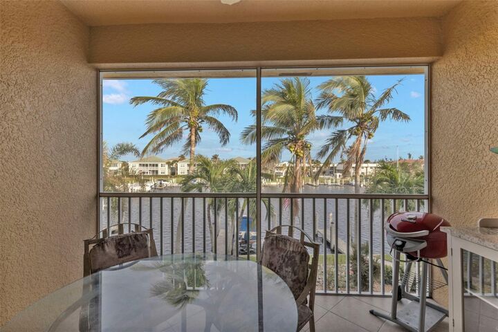 Property Photo: 3216 Purple Martin Drive 122 FL 33950
