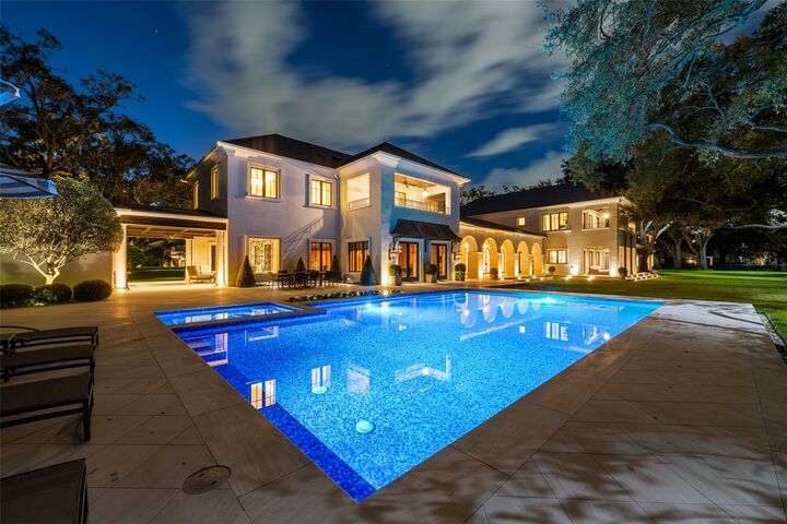 Property Photo: 914 S Golf View Street FL 33629