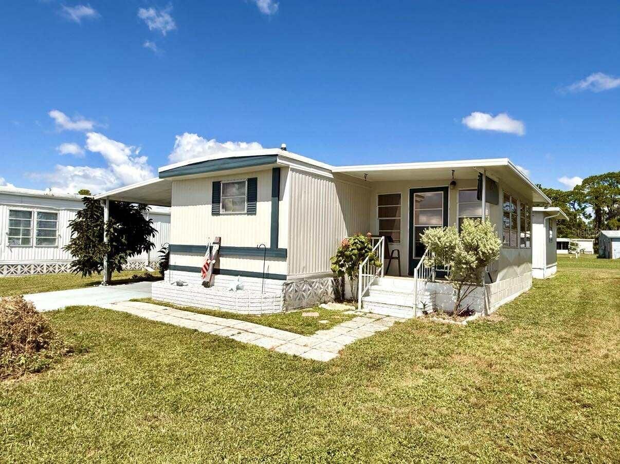 Property Photo:  5516 Holiday Park Boulevard  FL 34287 