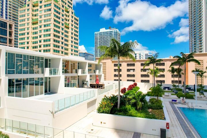 Property Photo: 145 2nd Avenue S 521 FL 33701