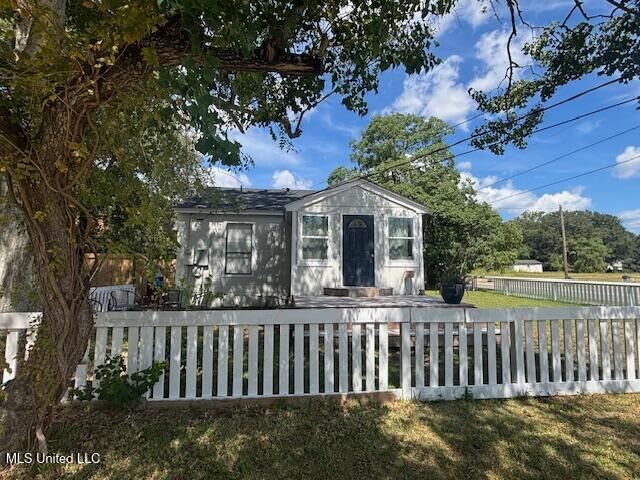 Property Photo: 1917 Wilson Avenue MS 39567