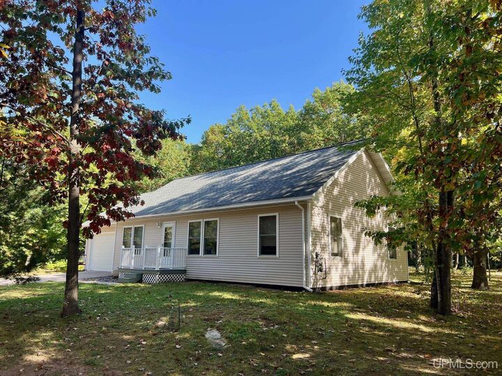 Property Photo:  2103 Balsam Lane  MI 49931