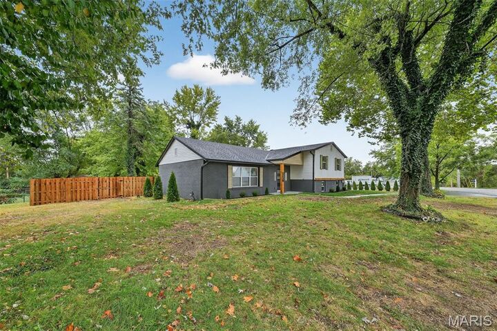 Property Photo:  529 Blanche Drive  MO 63303 