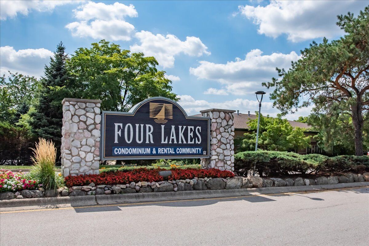 Property Photo: 5820 Oakwood Drive 1A IL 60532