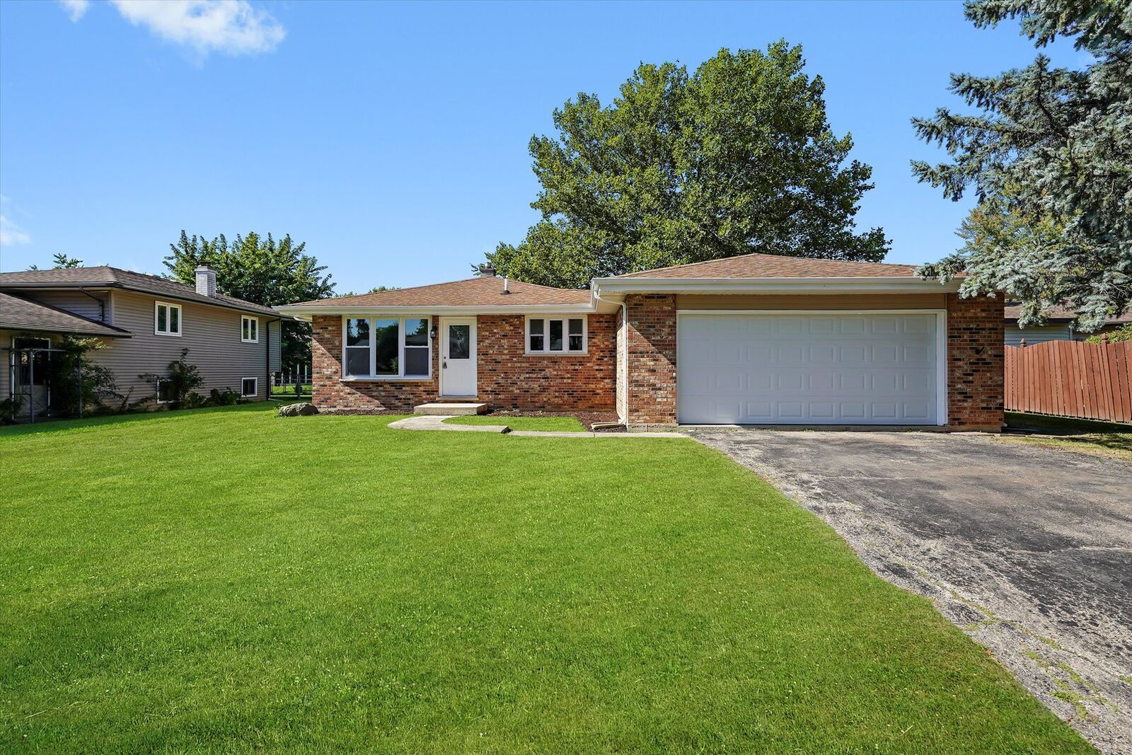 Property Photo: 721 Reef Road IL 60441