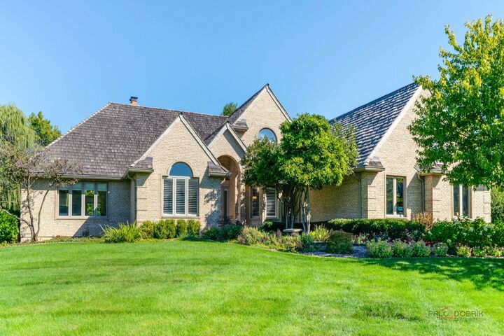 Property Photo:  21560 W Hampshire Place  IL 60060 