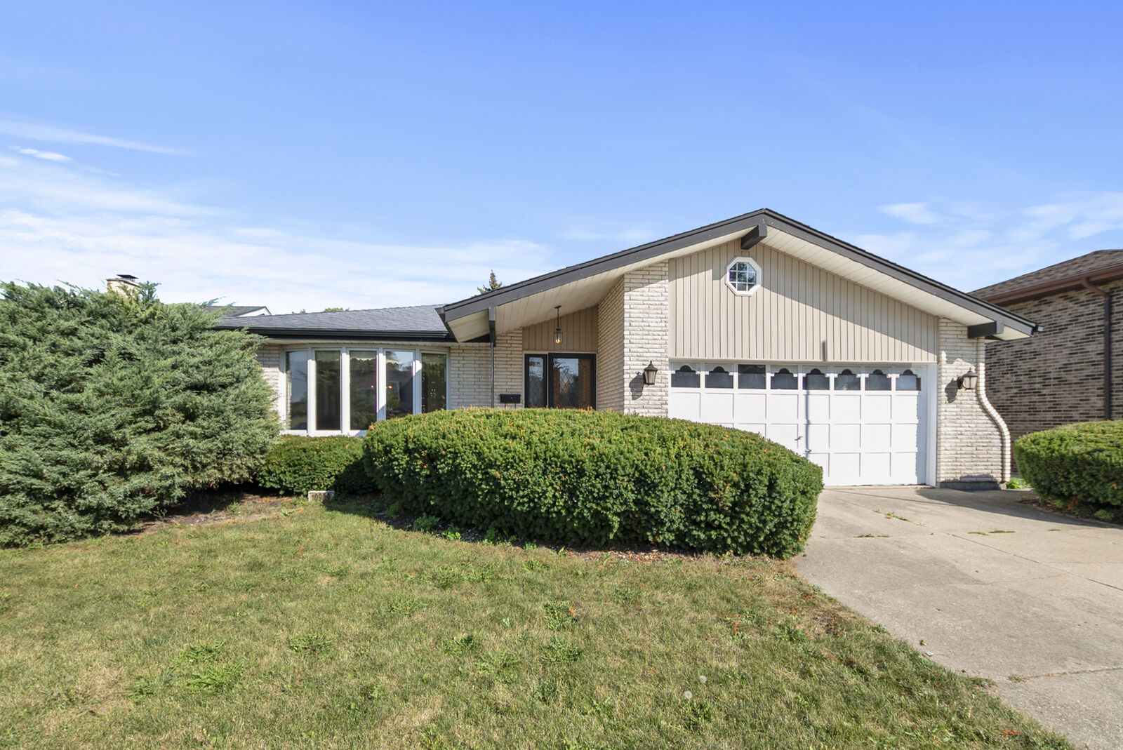 Property Photo:  10909 S Knox Avenue  IL 60453 