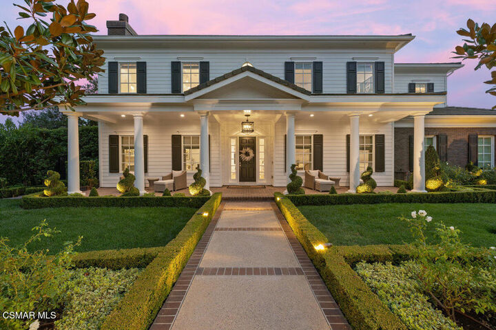 Property Photo:  112 Hampstead Court  CA 91361