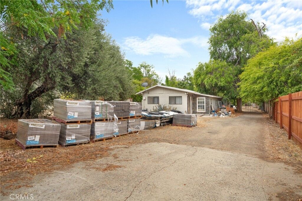 Property Photo:  816 E Lakeshore  CA 92530 