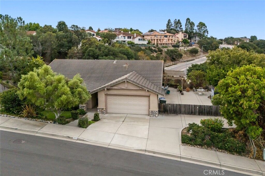 Property Photo:  553 Rosemary  CA 93420 