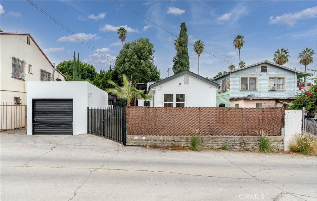 Property Photo:  5390 Huntington Drive S  CA 90032 