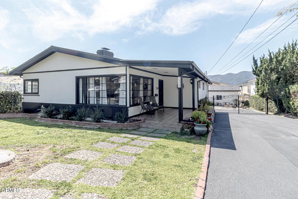 Property Photo:  2920 Fairmount Avenue  CA 91214 