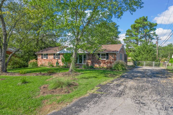 315 Verdun Dr  Clarksville TN 37042 photo