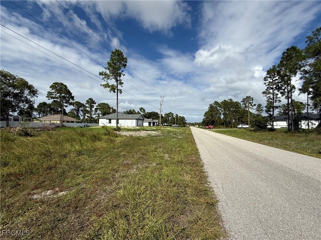 Property Photo:  1013 Grant Boulevard  FL 33974 