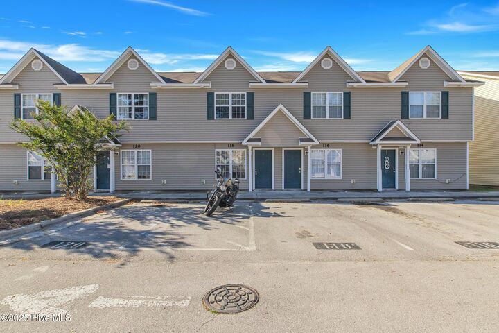 Property Photo:  118 Cornerstone Place  NC 28546 