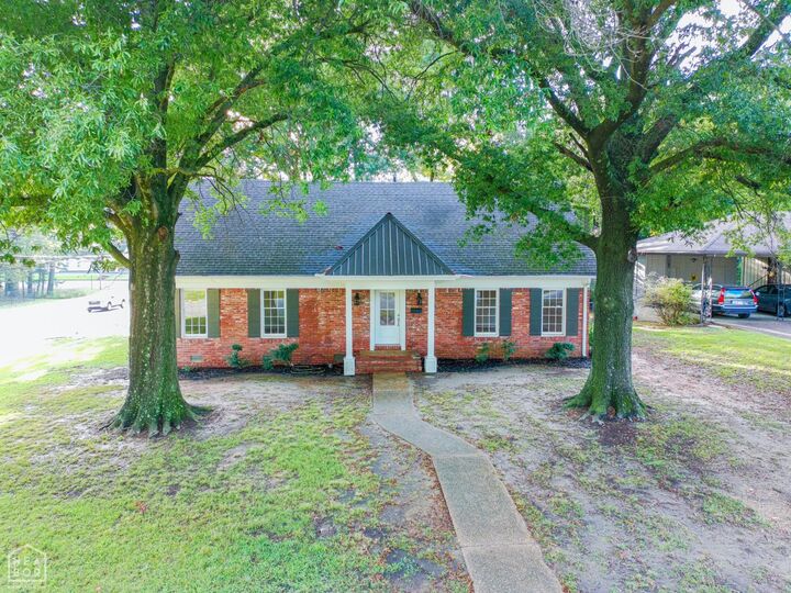 Property Photo: 1919 Sherwood Drive AR 72401