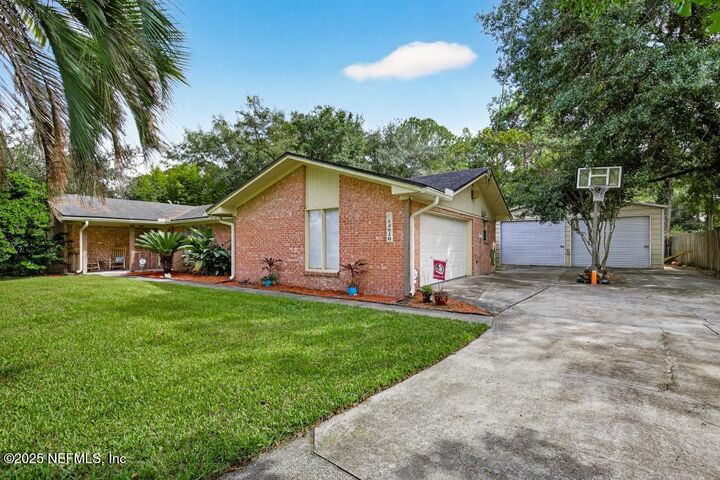 Property Photo:  13926 Spanish Point Drive  FL 32225 