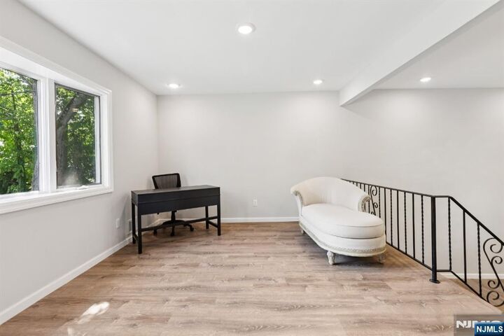 Property Photo:  5 E Waverly Drive  NJ 08817 
