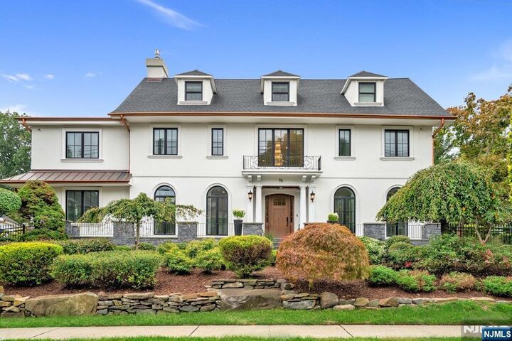 96 Bluff Road  Fort Lee NJ 07024 photo