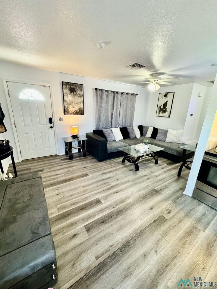 Property Photo:  305 S Walnut St Street  NM 88220