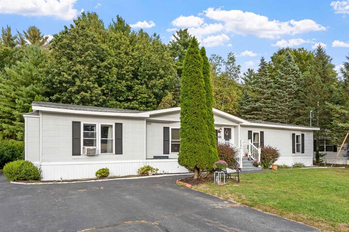 Property Photo:  38 Dianne Street  NH 03062 