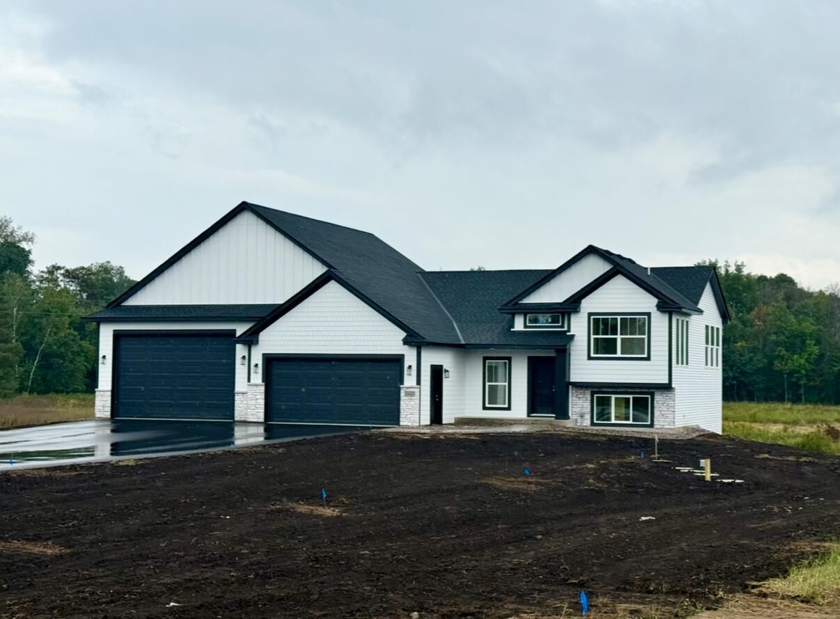 Property Photo: 5440 256th Avenue NE MN 55079