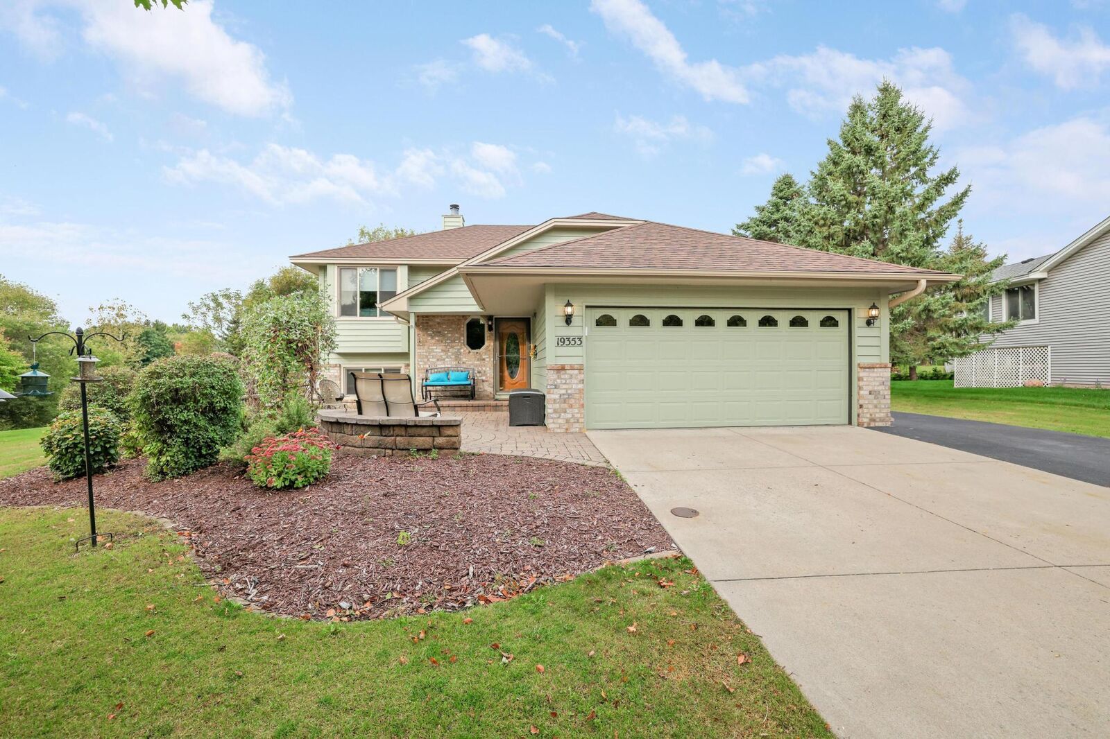 Property Photo: 19353 Eureka Court MN 55024