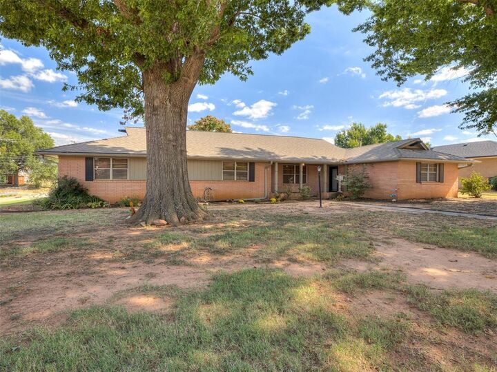 Property Photo:  3312 N Glenoaks Drive  OK 73110 