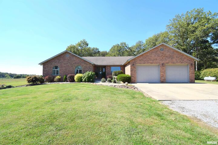 677 County Road 105 E  Bluford IL 62814 photo