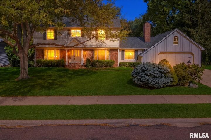 Property Photo:  1123 W Millford Lane  IL 61614 