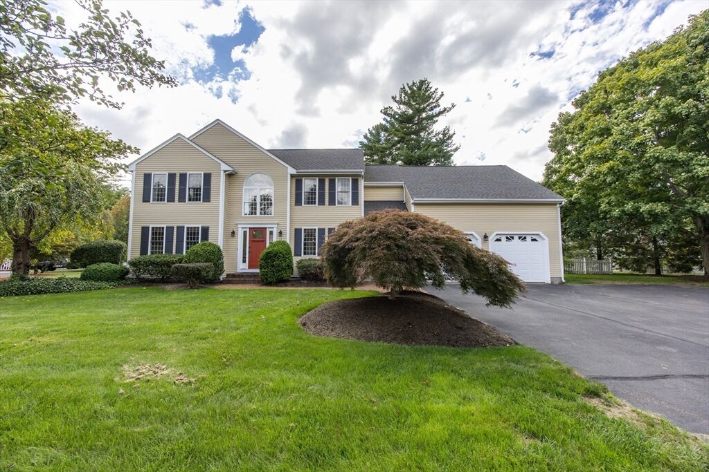 Property Photo:  11 Buckthorn Ln  MA 02760 
