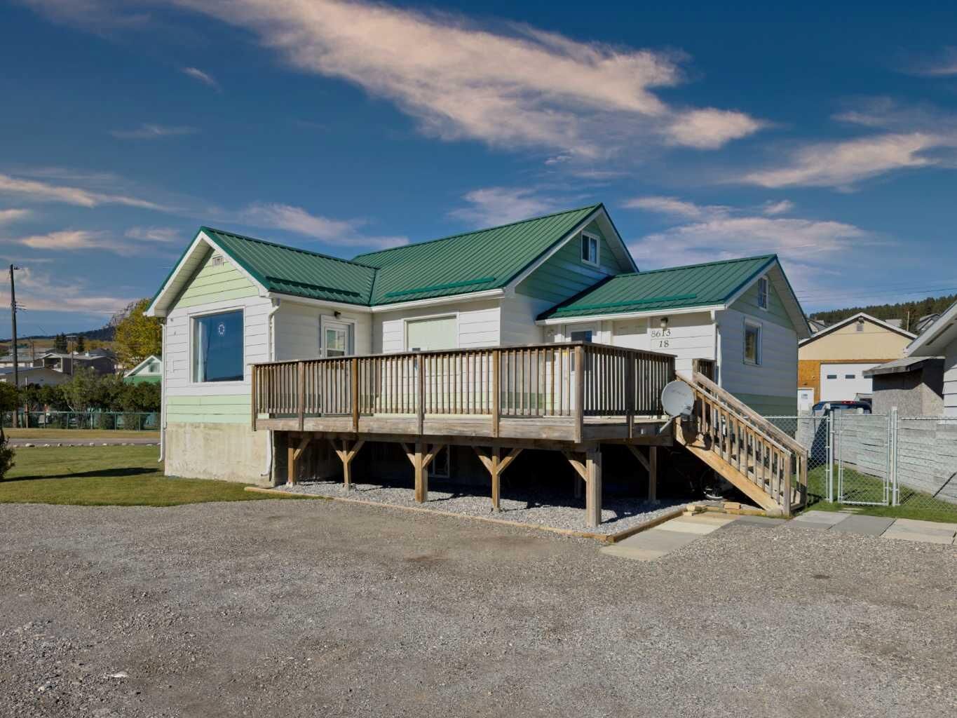 Property Photo:  8613 18 Avenue  AB T0K 0M0