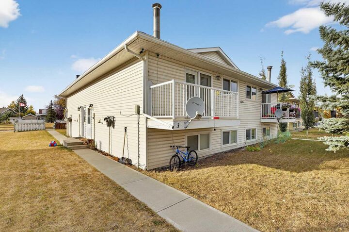 Photo de la propriété: 5326 61 Avenue AB T4H 1L3
