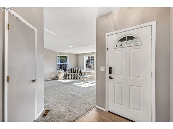 Property Photo:  13419 NE 6th Ct  WA 98685 