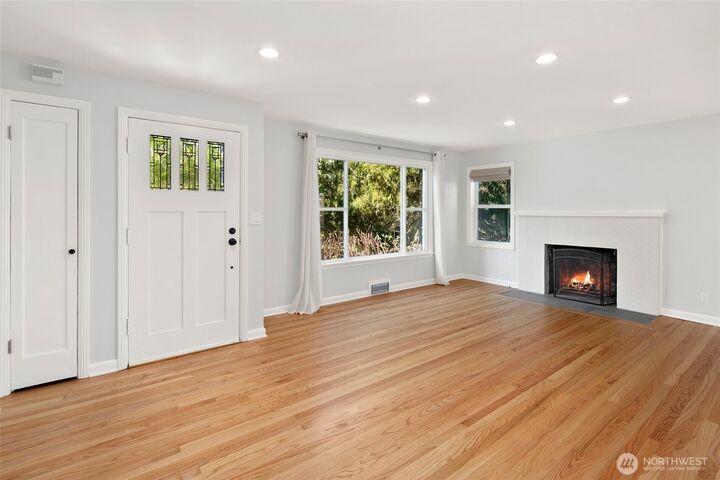 Property Photo:  9200  5th Avenue NE  WA 98115 