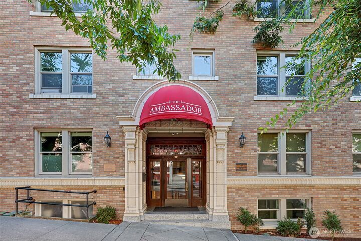 Property Photo:  505 E Denny Way A304  WA 98122 